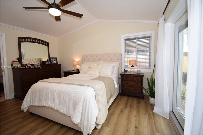 Building Photo - 855 San Remo Dr