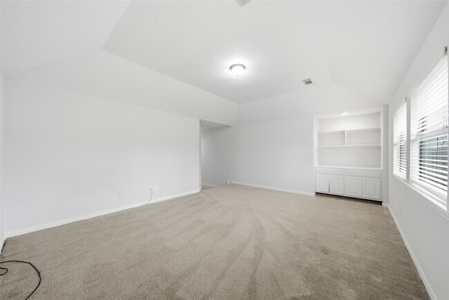 Building Photo - 5531 Cranston Ct