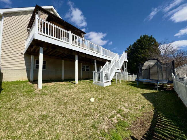 Building Photo - Charming 4 Bedroom/3 Bathroom Home with 2-Car Garage and Large Backyard in Middle River, MD!