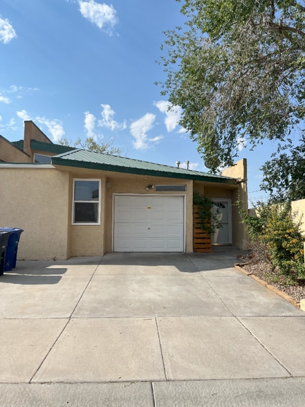 Primary Photo - 5604 Del Oeste Rd