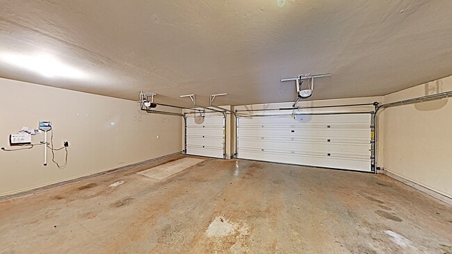 Building Photo - Luxury 4 Bedroom 2.5 Bathroom Home in Deer Creek Schools with a Bonus Room (Gated Community)