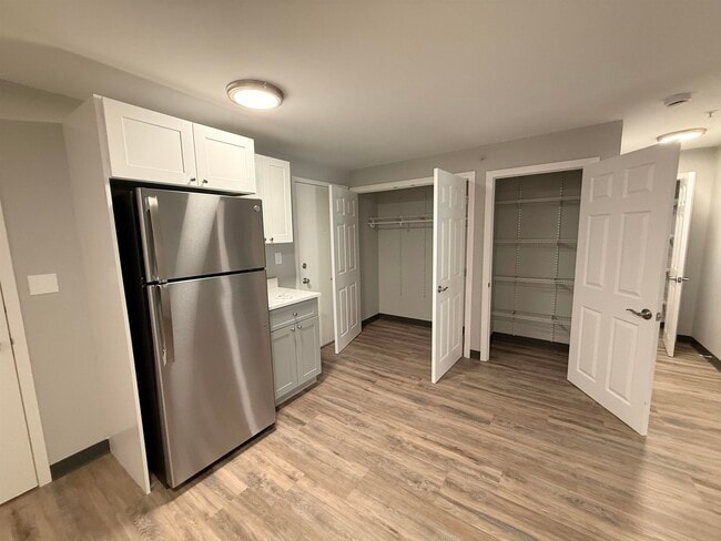 Building Photo - 95 Powers St