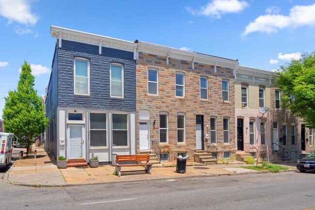 Building Photo - 2524 E Fayette St