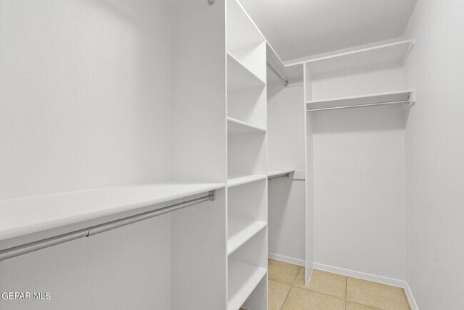 Building Photo - 3269 Maple Point Dr