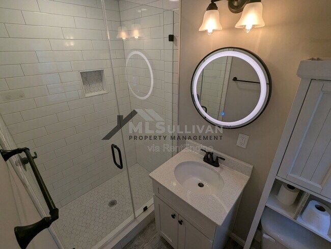 Building Photo - 6226 Dello St