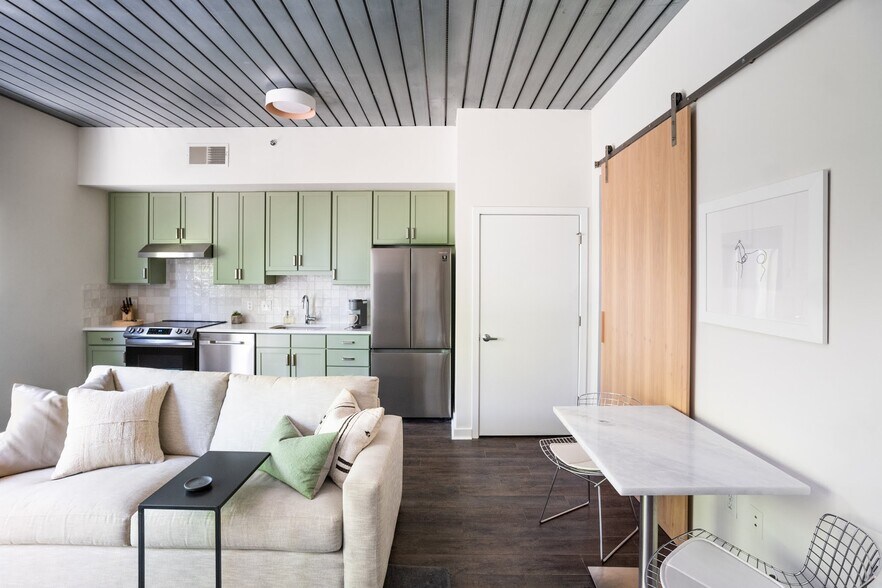 Building Photo - 620 Glen Iris Dr NE