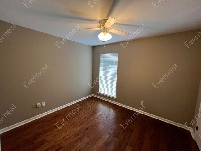 Building Photo - 323 Forest Lakes Dr