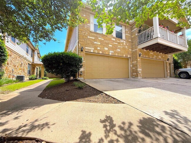 Building Photo - 16100 S Great Oaks Dr