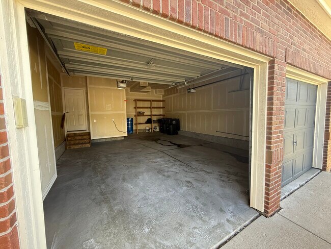 Building Photo - 8411 Briar Trace Dr