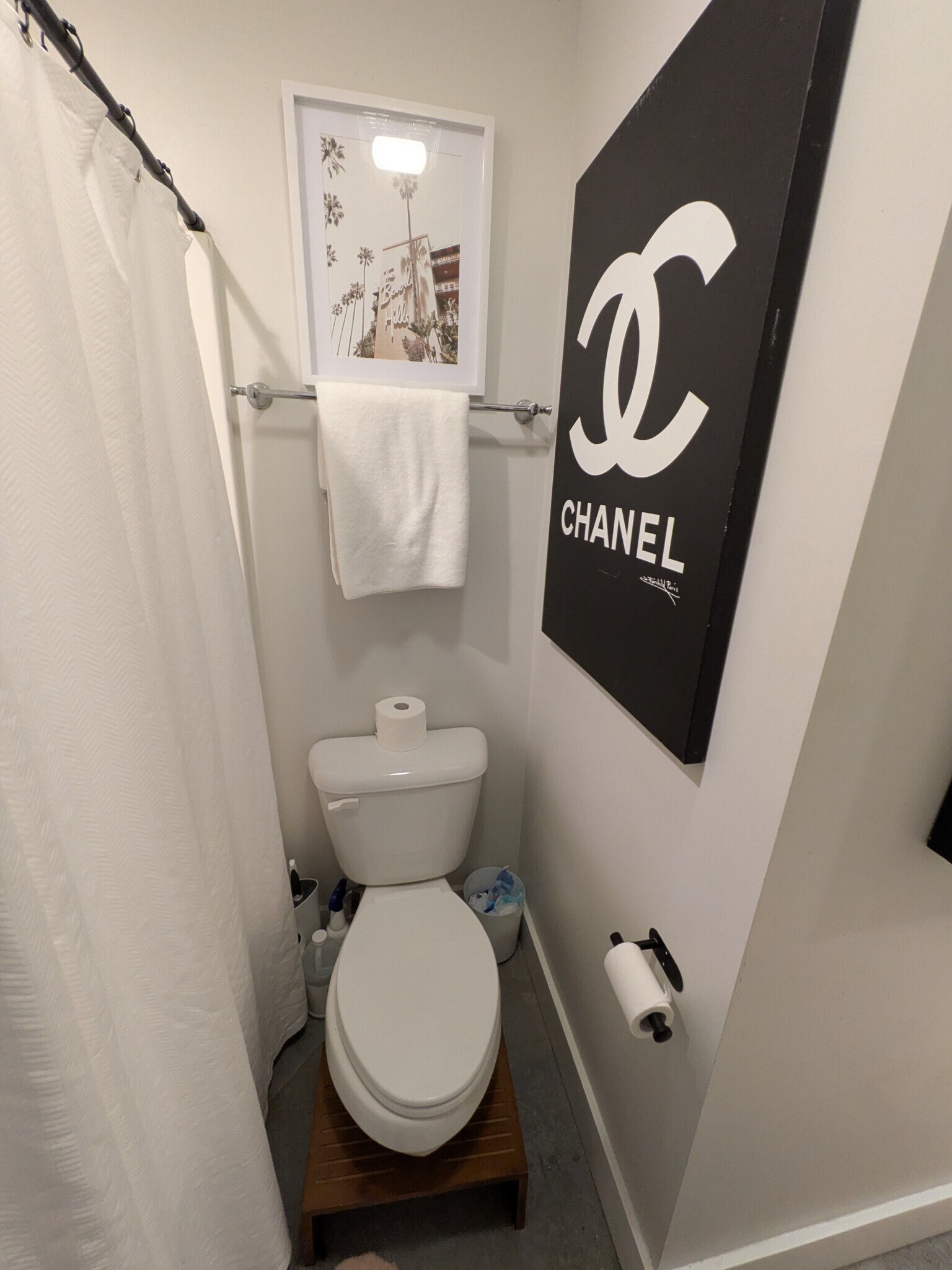 Building Photo - 12 E 54th St