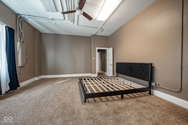 Building Photo - 12 E Washington St