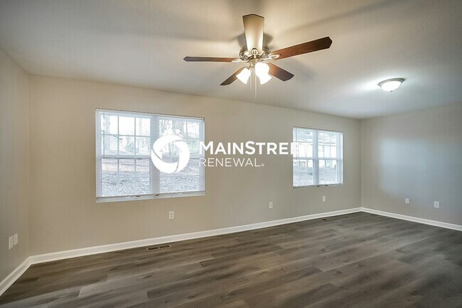 Building Photo - 3 Bedroom Pet-Friendly Home in OAK RIDGE, TN with Main Street Renewal