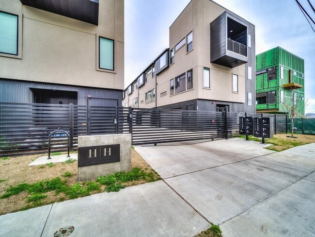 Building Photo - 2916 Hawthorne Ave