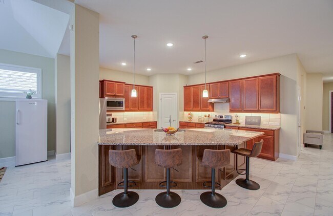 Building Photo - 11810 Dockside Shores Dr