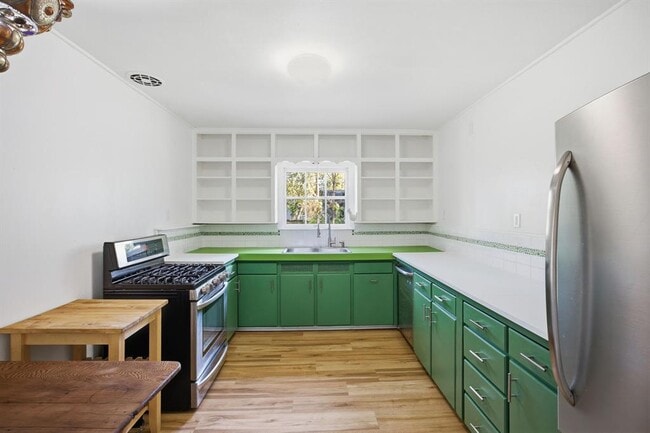 Building Photo - 1706 E 38th 1/2 St