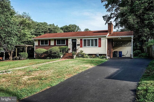 Building Photo - 6903 Fern Ln