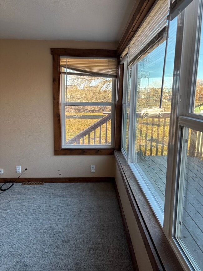 Building Photo - 4 Bedroom with East Gallatin in the backyard