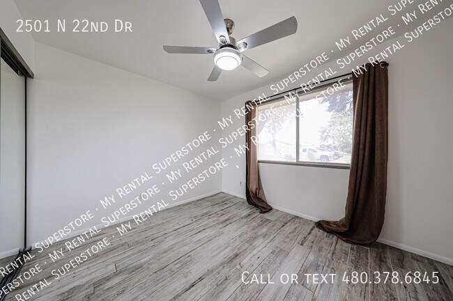 Building Photo - 2501 N 22nd Dr