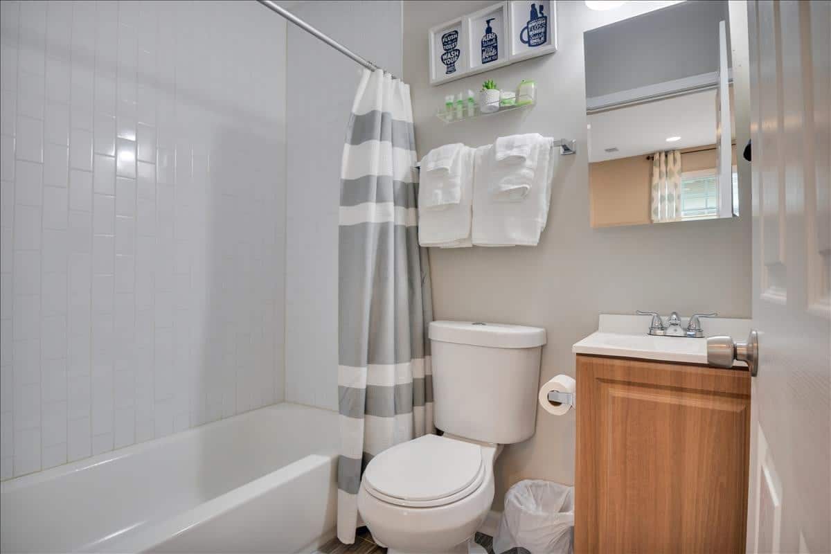 Building Photo - 956 Mayson Turner Rd NW