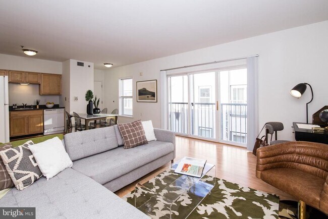 Building Photo - 1030 N 2nd St