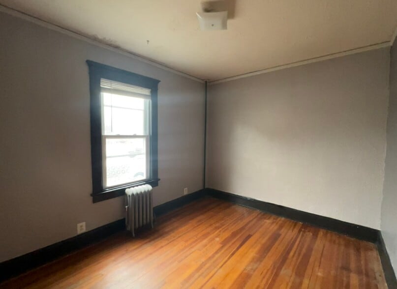 Building Photo - 210 Volkert St