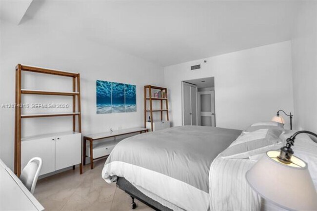 Building Photo - 251 Crandon Blvd
