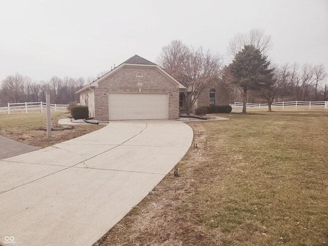 Building Photo - 5025 W Edwards Ave