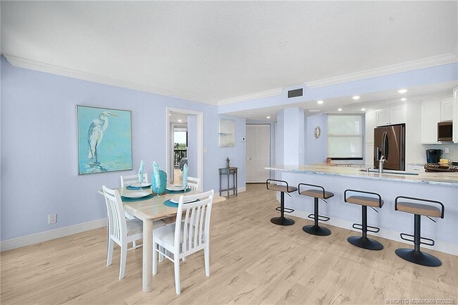 Building Photo - 9550 S Ocean Dr