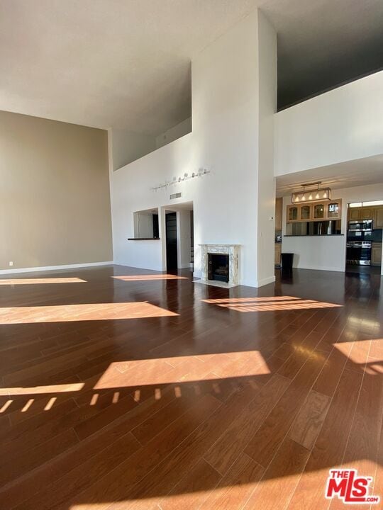 Building Photo - 2332 Fox Hills Dr