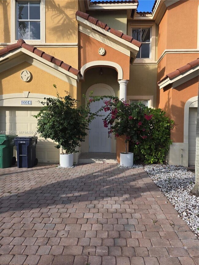 Building Photo - 16643 SW 80th Terrace