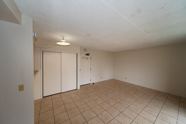 Building Photo - 430 Keoniana St