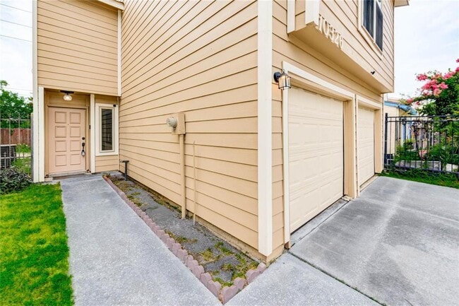 Building Photo - 10326 Bridgeland Ln