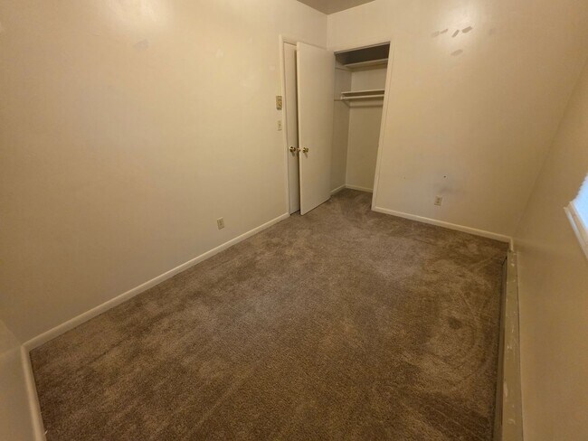 Building Photo - Charming Second-Floor Apartment in Havre de Grace!