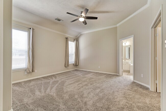 Building Photo - 126 S Regan Mead Cir