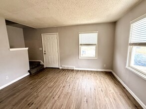 Building Photo - 9534 Charlotte St