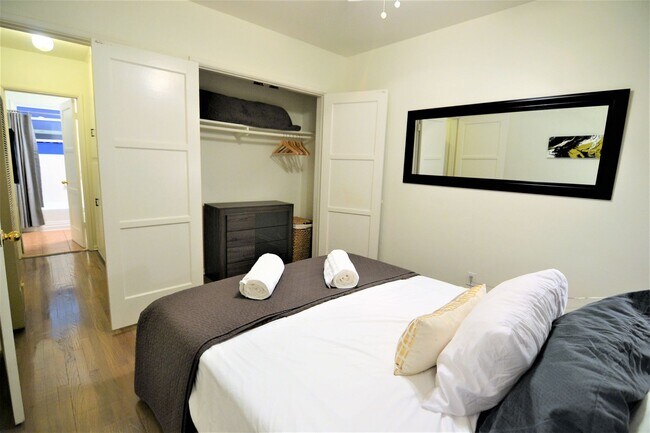 Building Photo - 12423-25 Chandler Bungalows