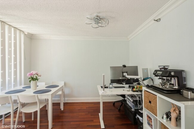 Building Photo - 440 N McClurg Ct