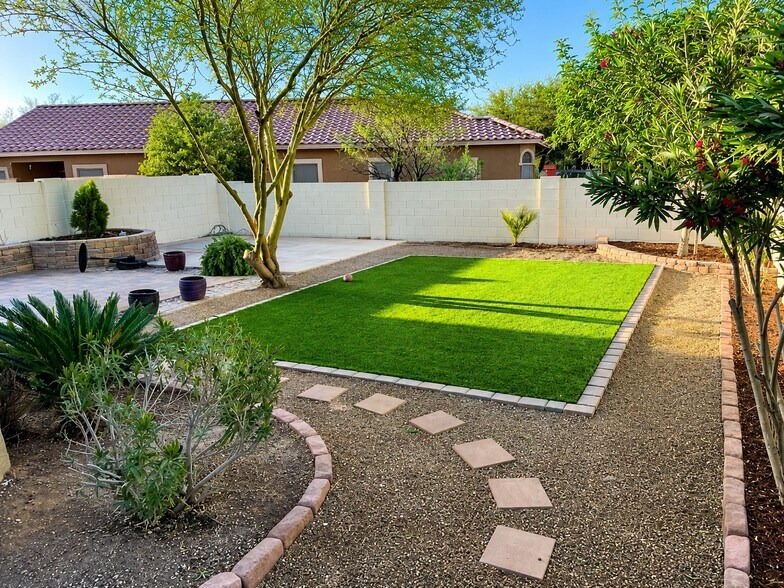 Building Photo - 361 E Camino Rancho Cielo