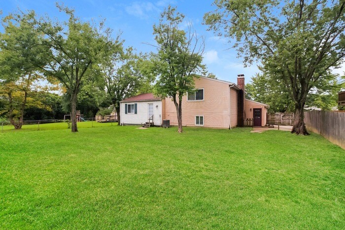 Building Photo - 2961 Spruceway Dr