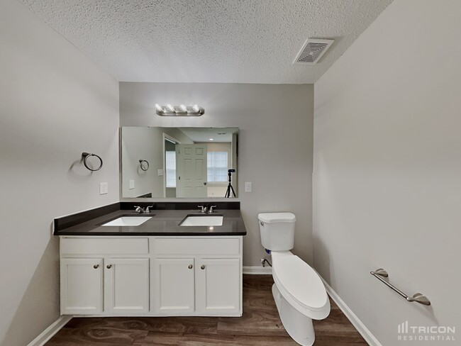 Building Photo - 119 Brantley Pl Dr