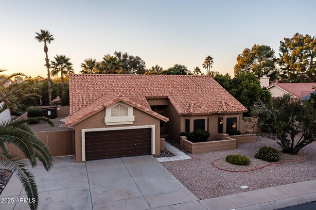 Building Photo - 15832 N 60th Way
