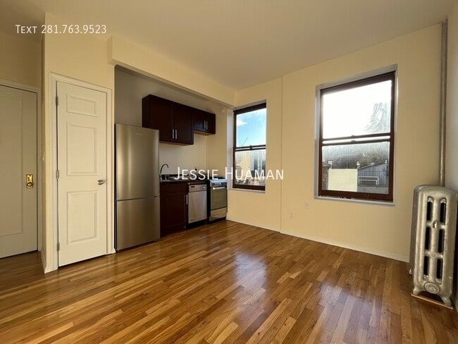 Building Photo - 207-209 West 11th Street -4AB