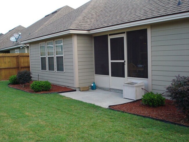 Building Photo - 4097 Silver Glenn