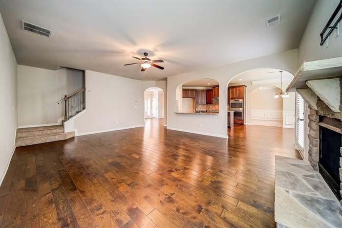 Building Photo - 559 Madison Park