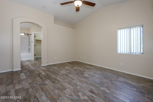 Building Photo - 10457 E Oakbrook St