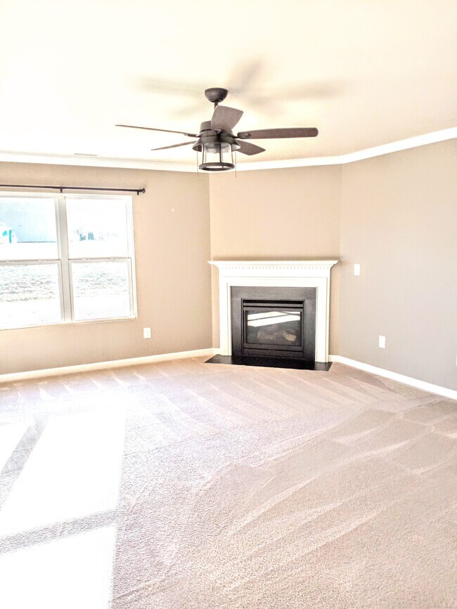 Building Photo - 1006 Collington Dr