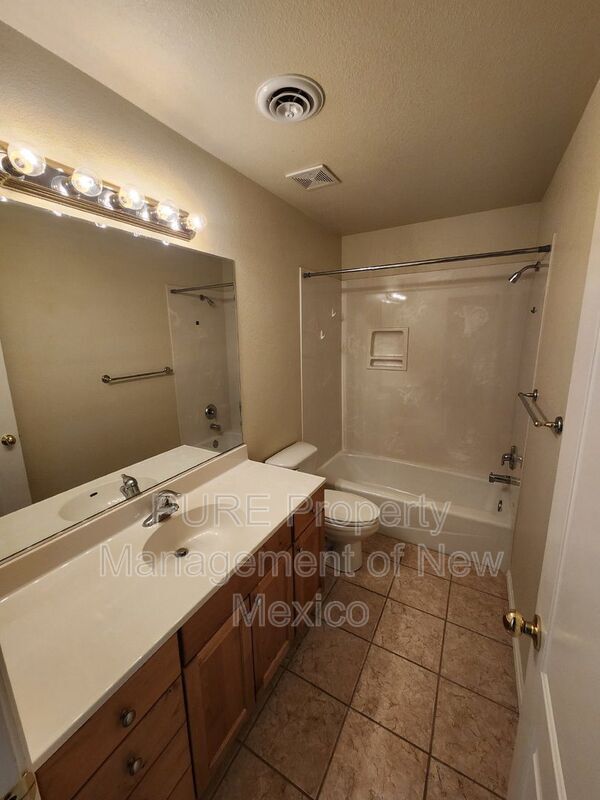 Building Photo - 3004 Calla Lilly Ln
