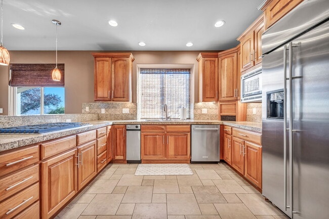 Building Photo - 1520 Taos Ln