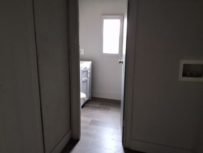 Building Photo - Cozy 2 Bed, 1.5 Bath Home