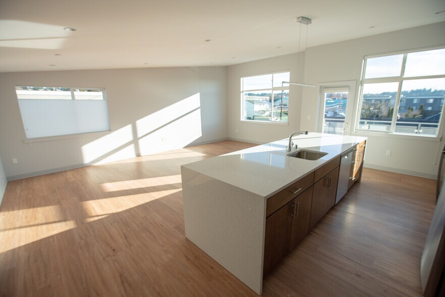 Building Photo - 303 Edmonds St